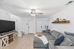 801 Nash Rd, Hollister, CA 95023 - Photo 10