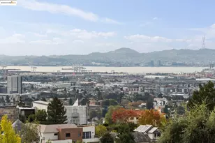 14 Contra Costa Pl, Oakland, CA 94618 - Photo 10