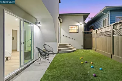 2703 Mathews St, Berkeley, CA 94702 - Photo 34