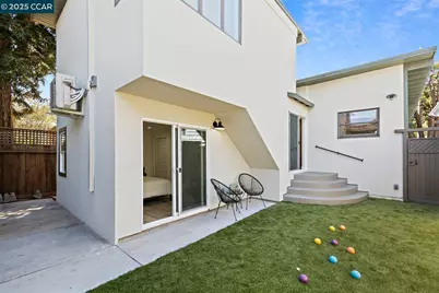 2703 Mathews St, Berkeley, CA 94702 - Photo 26