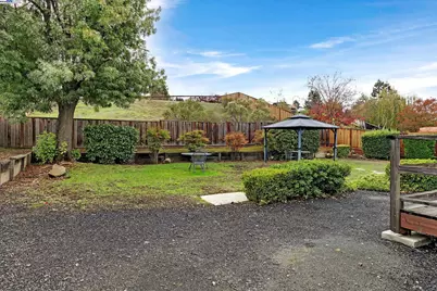 1116 Vista Point Ln, Concord, CA 94521 - Photo 30