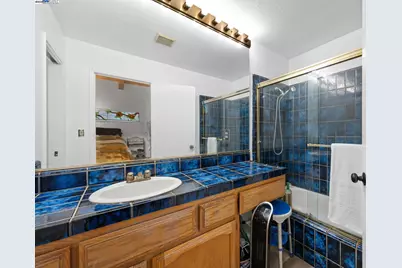 3660 Oak Knoll Blvd, Oakland, CA 94605 - Photo 14