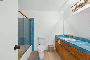 3660 Oak Knoll Blvd, Oakland, CA 94605 - Photo 18