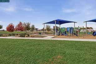 4213 Hovnanian Dr, Sacramento, CA 95834 - Photo 32