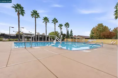 4213 Hovnanian Dr, Sacramento, CA 95834 - Photo 36