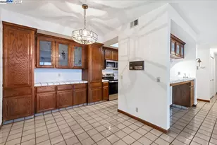 25912 Hayward Blvd, Hayward, CA 94542 - Photo 10