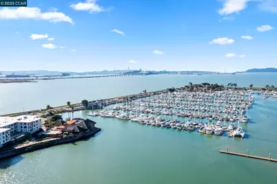 4 Commodore Drive #D335, Emeryville, CA 94608 - Photo 32