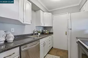 1013 Mohr Ln, Concord, CA 94518 - Photo 6