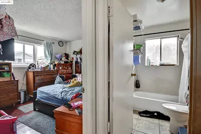 1035 76th Ave, Oakland, CA 94621 - Photo 6