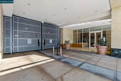 1 Lakeside Dr #1404, Oakland, CA 94612 - Photo 34