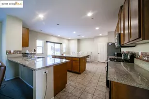 1350 Mistletoe Dr, Beaumont, CA 92223 - Photo 6