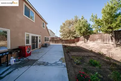 1350 Mistletoe Dr, Beaumont, CA 92223 - Photo 26