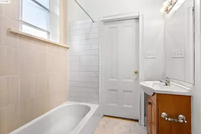 1432 12th St, Oakland, CA 94607 - Photo 8