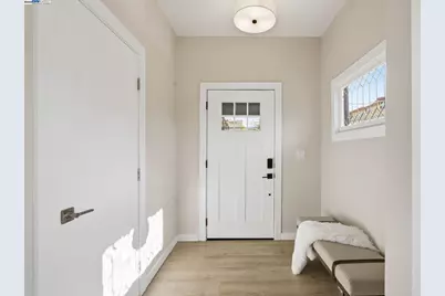 335 Hanover Ave, Oakland, CA 94606 - Photo 6