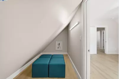 335 Hanover Ave, Oakland, CA 94606 - Photo 18