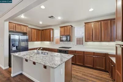 3893 Purple Finch Ln, Modesto, CA 95355 - Photo 14