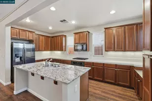 3893 Purple Finch Ln, Modesto, CA 95355 - Photo 14