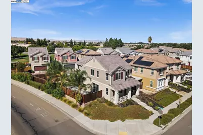 4384 Lennox Ln, Tracy, CA 95377 - Photo 4