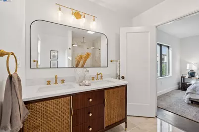 1728 Cambridge Dr, Alameda, CA 94501 - Photo 32