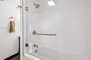 1728 Cambridge Dr, Alameda, CA 94501 - Photo 48