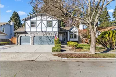 415 Oakwood Cir, Fairfield, CA 94534 - Photo 2