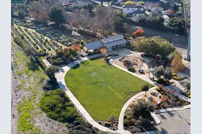 2425 Alvarado Dr, Santa Clara, CA 95051 - Photo 52
