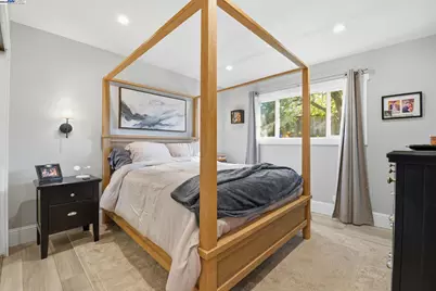 1341 Maryland Dr, Concord, CA 94521 - Photo 14