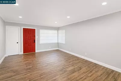 52 Rose Ann Ave, Pittsburg, CA 94565 - Photo 2