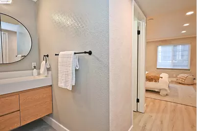 550 Canyon Oaks Dr #A, Oakland, CA 94605 - Photo 24