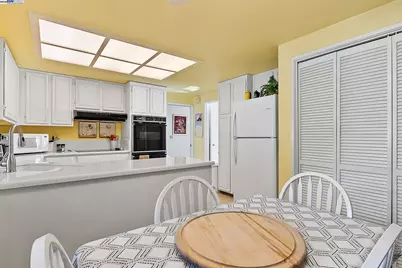 3803 Cheshire Ct, Pleasanton, CA 94588 - Photo 14
