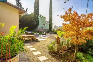 1085 Oak Hill Rd, Lafayette, CA 94549 - Photo 32