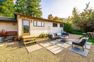 1085 Oak Hill Rd, Lafayette, CA 94549 - Photo 30