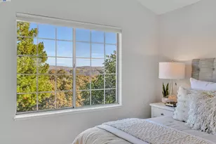 1301 Strawberry Ct, Danville, CA 94526 - Photo 18