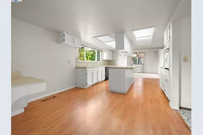 1800 Weir Dr, Hayward, CA 94541 - Photo 12