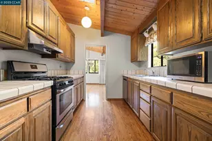 1383 Alvarado Rd, Berkeley, CA 94705 - Photo 16