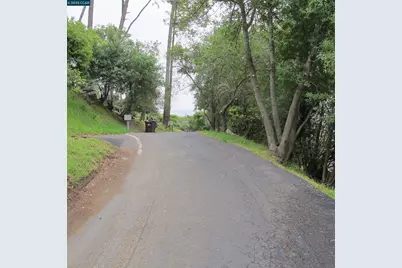 6044 Skyline Blvd, Oakland, CA 94611 - Photo 14