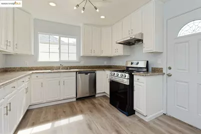 4251 Porter St, Oakland, CA 94619 - Photo 12