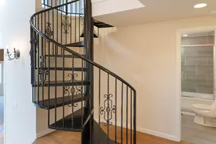 1881 Grand View Dr, Oakland, CA 94618 - Photo 22