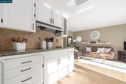 41 Mt Shasta Pl, Clayton, CA 94517 - Photo 14