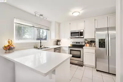 407 Vista Heights Rd, El Cerrito, CA 94530 - Photo 8