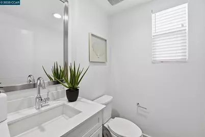 967 24th Street, Oakland, CA 94607 - Photo 18