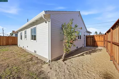 1346 Manor Dr, San Pablo, CA 94806 - Photo 32