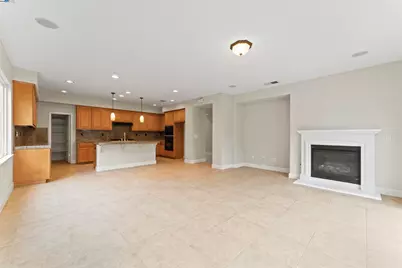 204 Daylily Ln, Patterson, CA 95363 - Photo 14