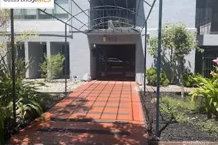 455 Crescent St, Oakland, CA 94610 - Photo 2