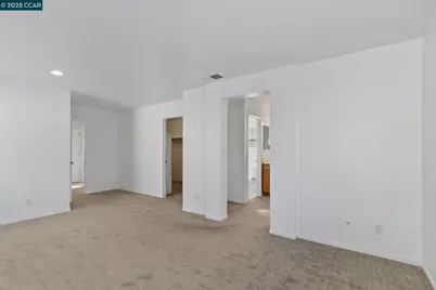 3200 Puffin Cir, Fairfield, CA 94533 - Photo 10