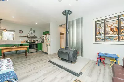 1371 Eagle Creek Loop Rd, Coffee, CA 96091 - Photo 2