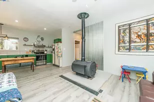 1371 Eagle Creek Loop Rd, Coffee, CA 96091 - Photo 2