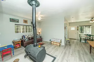 1371 Eagle Creek Loop Rd, Coffee, CA 96091 - Photo 4