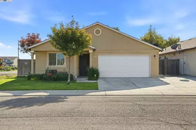 296 Dena Ct, Merced, CA 95341 - Photo 1
