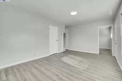 8811 A St, Oakland, CA 94621 - Photo 18